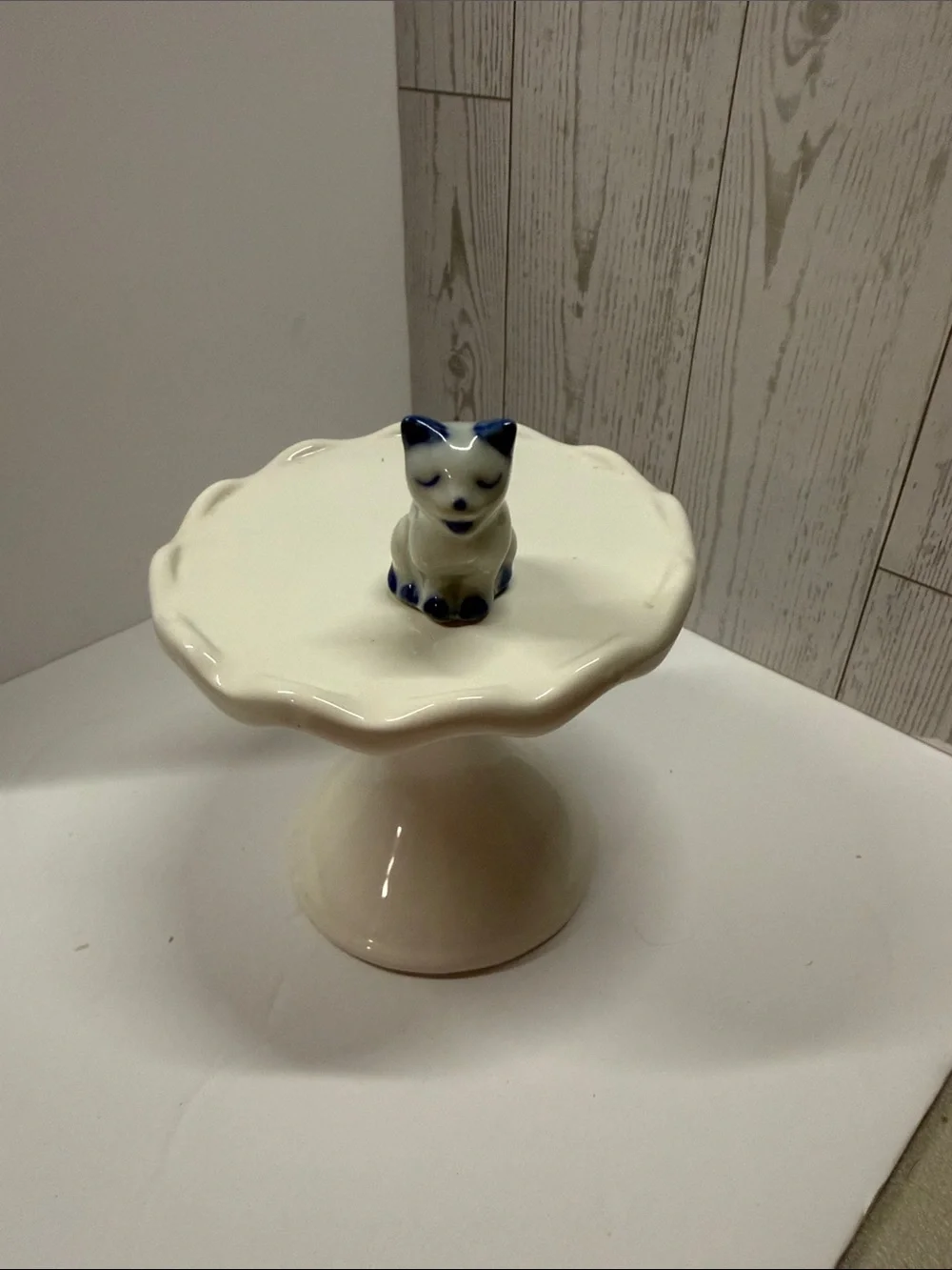 Ceramic Cat Treat Stand - Cream with Blue Accents